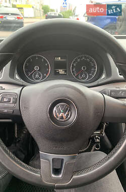 Седан Volkswagen Passat 2013 в 