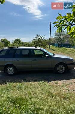 Універсал Volkswagen Passat 1995 в 
