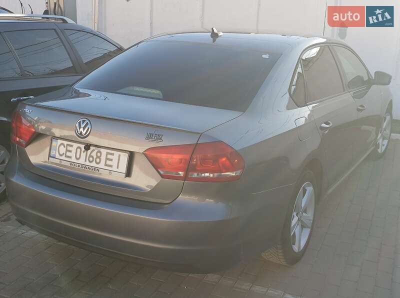 Седан Volkswagen Passat 2013 в Черновцах
