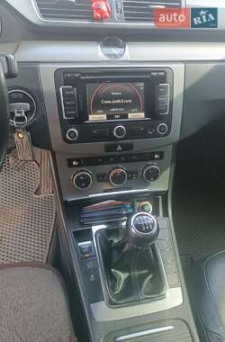 Універсал Volkswagen Passat 2012 в 
