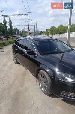 Універсал Volkswagen Passat 2012 в 