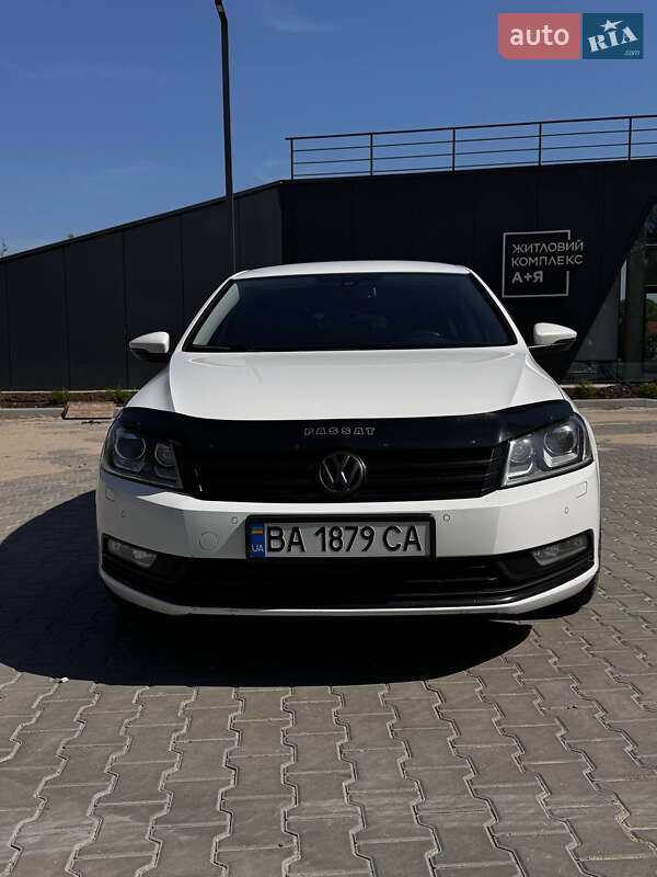 Седан Volkswagen Passat 2012 в Кропивницком