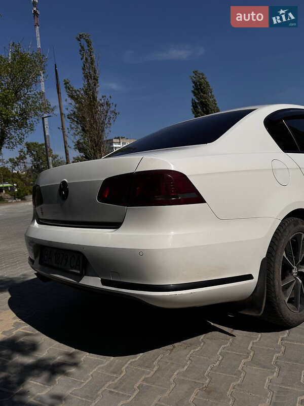 Седан Volkswagen Passat 2012 в Кропивницком