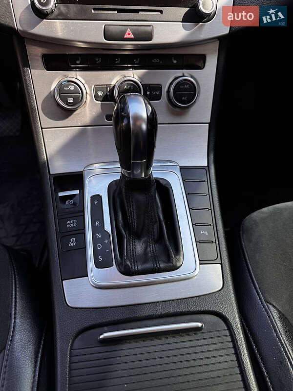 Седан Volkswagen Passat 2012 в Кропивницком