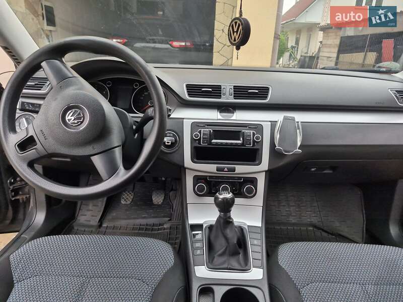 Універсал Volkswagen Passat 2011 в Києві