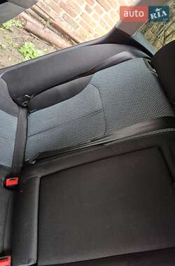 Універсал Volkswagen Passat 2011 в 