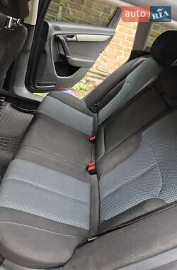 Універсал Volkswagen Passat 2011 в 