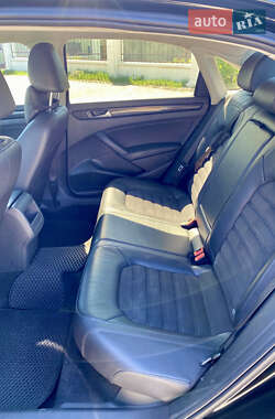 Седан Volkswagen Passat 2011 в 