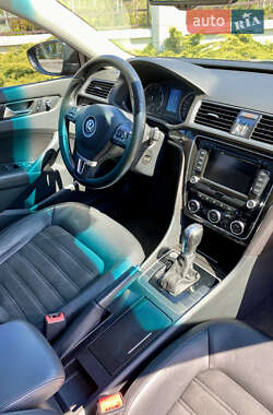 Седан Volkswagen Passat 2011 в 