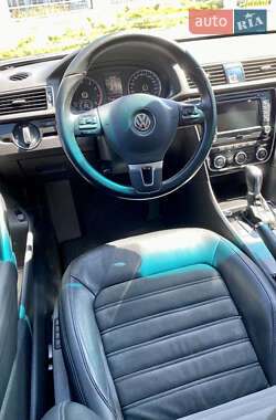 Седан Volkswagen Passat 2011 в 
