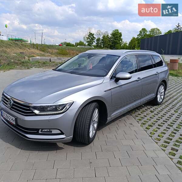 Универсал Volkswagen Passat 2018 в Хмельницком