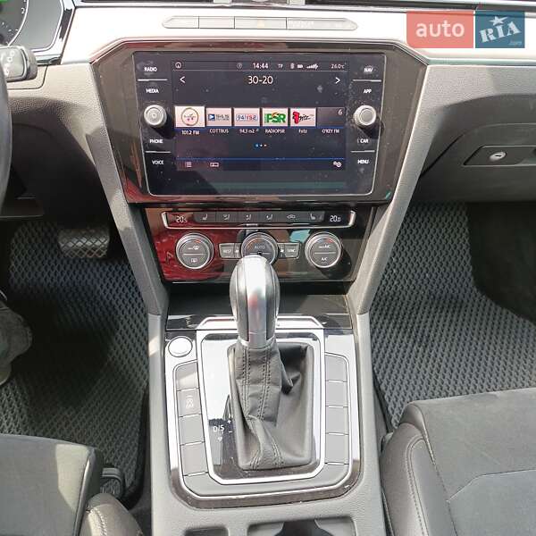 Универсал Volkswagen Passat 2018 в Хмельницком