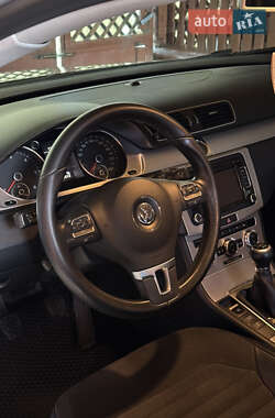 Седан Volkswagen Passat 2012 в 