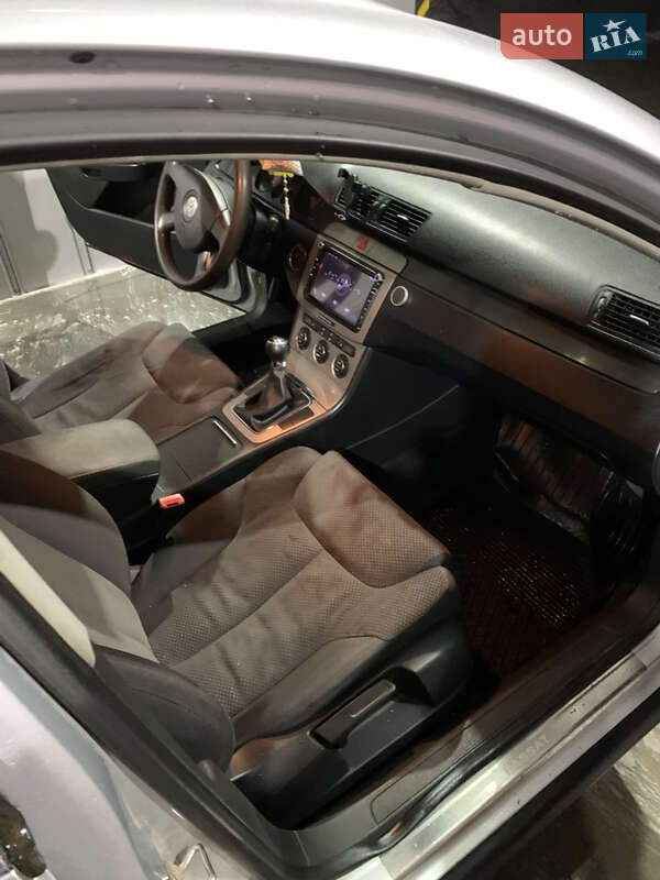 Седан Volkswagen Passat 2007 в Мостиске