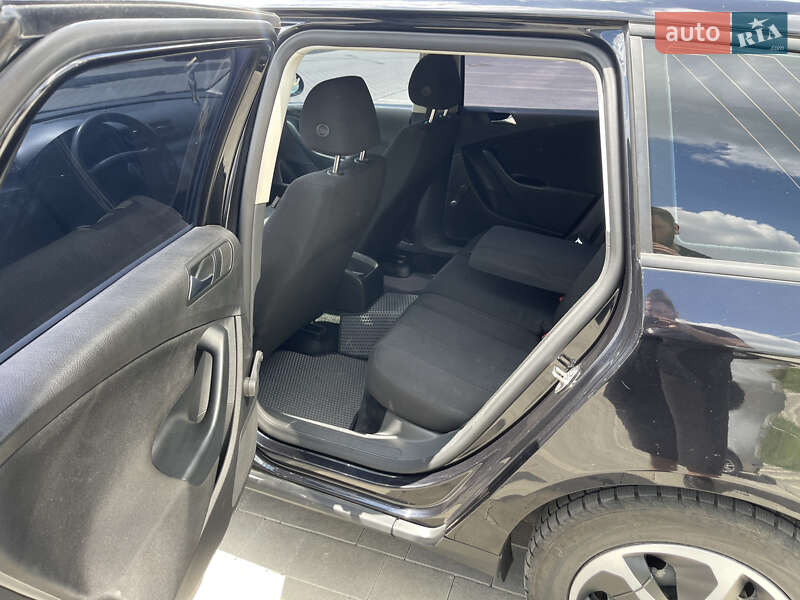 Универсал Volkswagen Passat 2010 в Ивано-Франковске