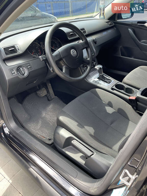 Универсал Volkswagen Passat 2010 в Ивано-Франковске