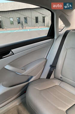 Седан Volkswagen Passat 2012 в 