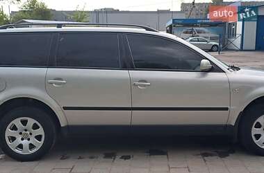 Універсал Volkswagen Passat 2000 в 
