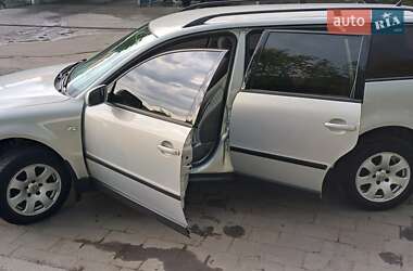 Універсал Volkswagen Passat 2000 в 