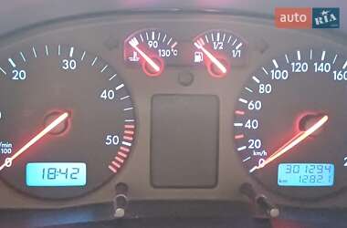 Універсал Volkswagen Passat 2000 в 