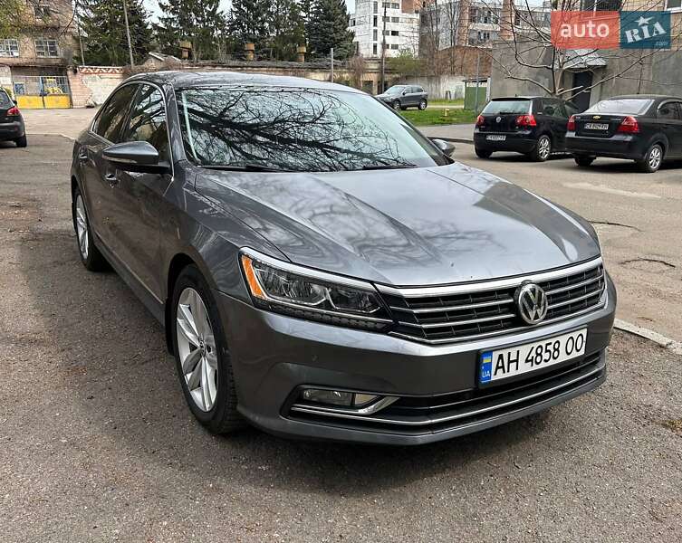 Седан Volkswagen Passat 2018 в Черкассах