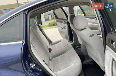 Седан Volkswagen Passat 2002 в 