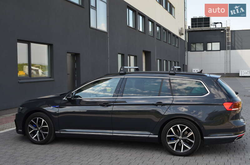 Універсал Volkswagen Passat 2020 в Львові