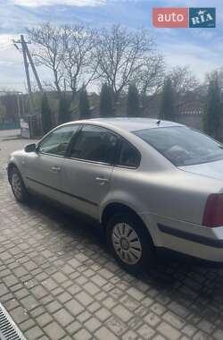 Седан Volkswagen Passat 2000 в 