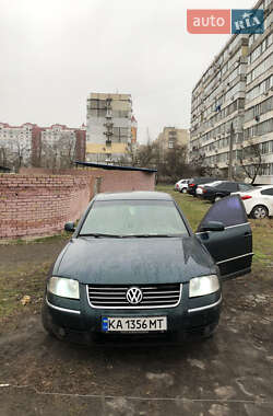 Седан Volkswagen Passat 2003 в Києві