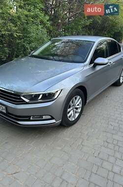 Седан Volkswagen Passat 2018 в Одесі