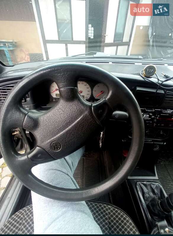 Универсал Volkswagen Passat 1996 в Зняцево