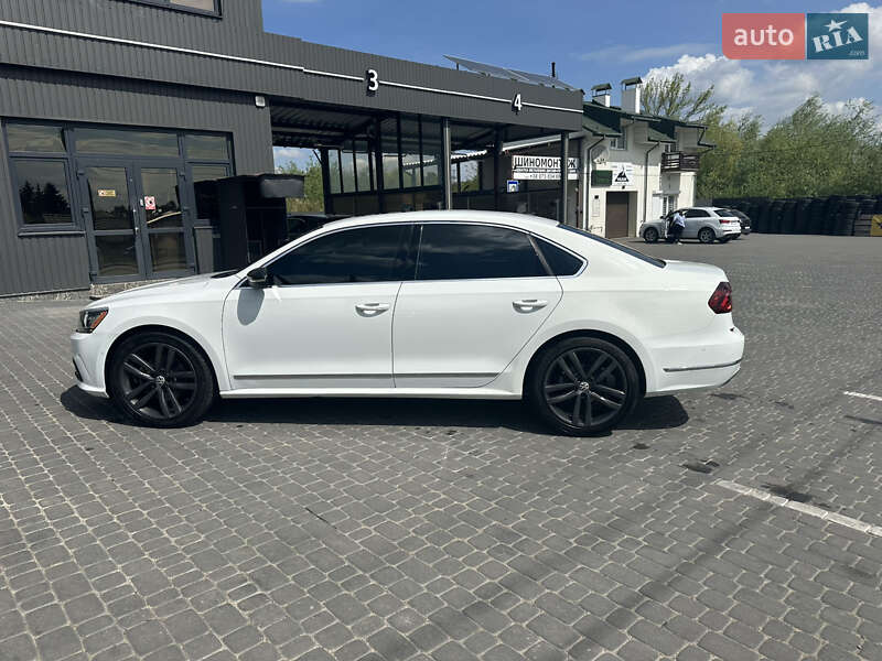 Седан Volkswagen Passat 2017 в Трускавце