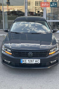 Седан Volkswagen Passat 2017 в 
