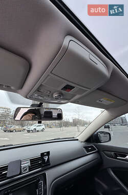 Седан Volkswagen Passat 2015 в 