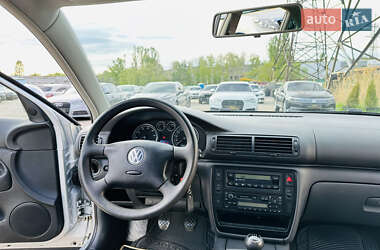 Седан Volkswagen Passat 2004 в 