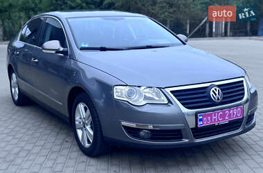Седан Volkswagen Passat 2005 в Житомире