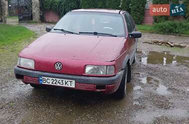 Седан Volkswagen Passat 1988 в Верховині