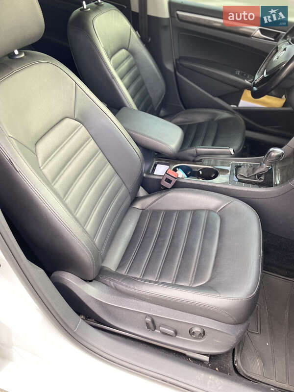 Седан Volkswagen Passat 2017 в Києві