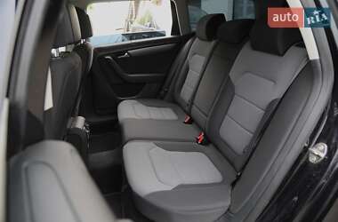 Універсал Volkswagen Passat 2011 в 
