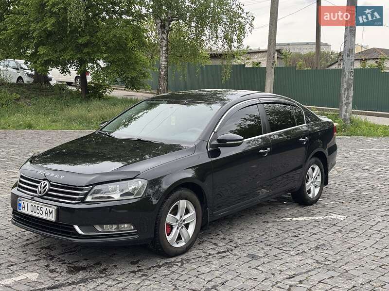 Седан Volkswagen Passat 2012 в Житомирі