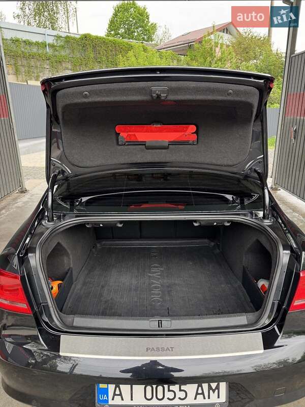 Седан Volkswagen Passat 2012 в Житомирі
