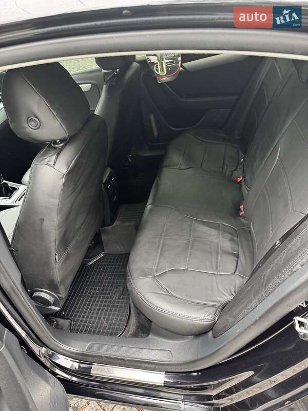 Седан Volkswagen Passat 2012 в Житомирі
