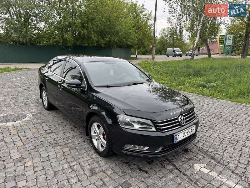 Седан Volkswagen Passat 2012 в Житомирі