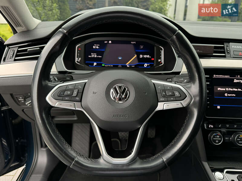 Седан Volkswagen Passat 2019 в Ужгороді