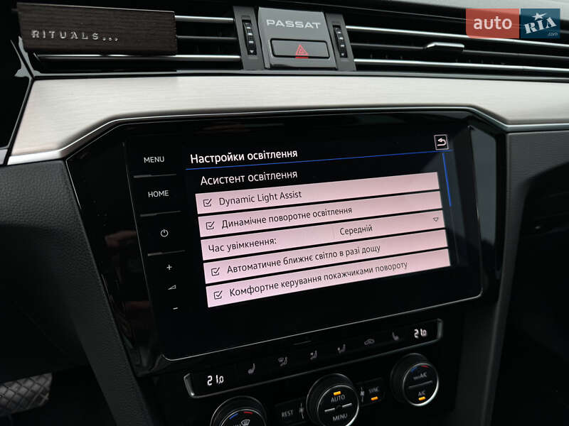 Седан Volkswagen Passat 2019 в Ужгороді