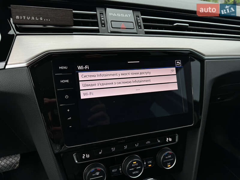 Седан Volkswagen Passat 2019 в Ужгороді