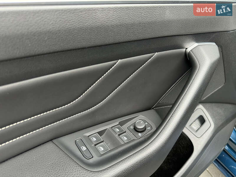 Седан Volkswagen Passat 2019 в Ужгороді