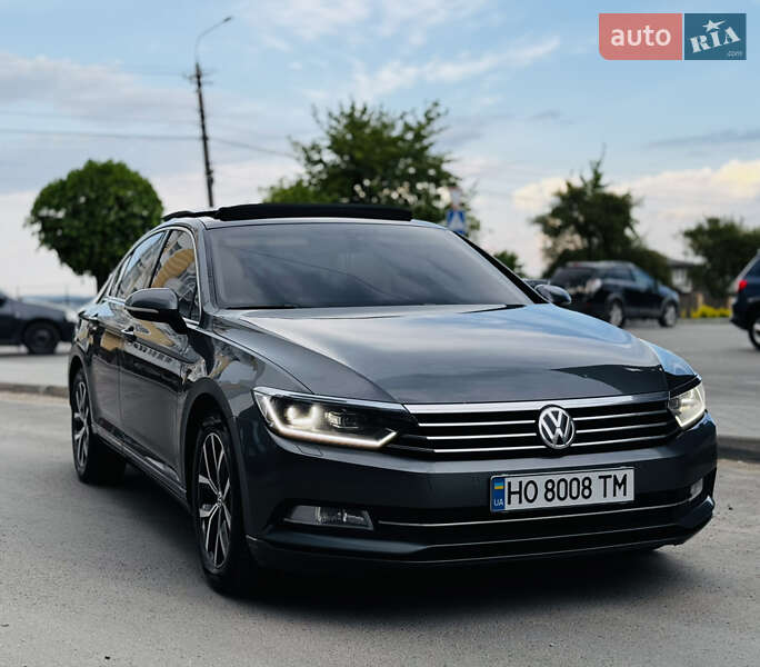 Седан Volkswagen Passat 2015 в Золочеві