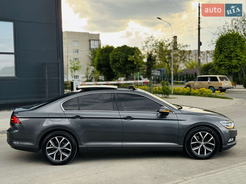 Седан Volkswagen Passat 2015 в Золочеві