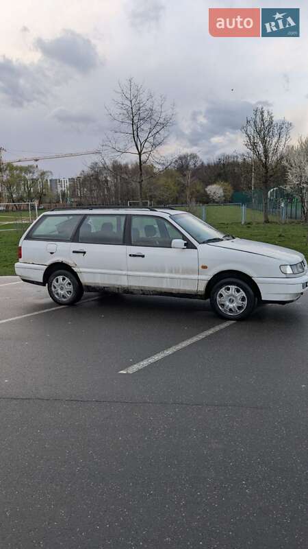 Универсал Volkswagen Passat 1995 в Ивано-Франковске